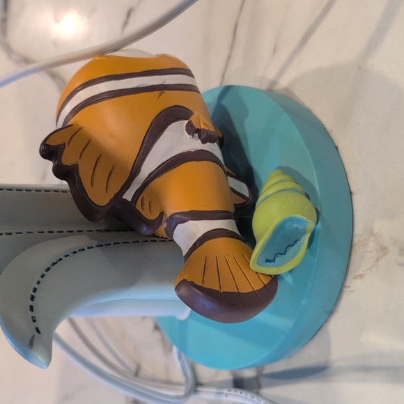 Finding Nemo Lamp - Picture 3 of 5